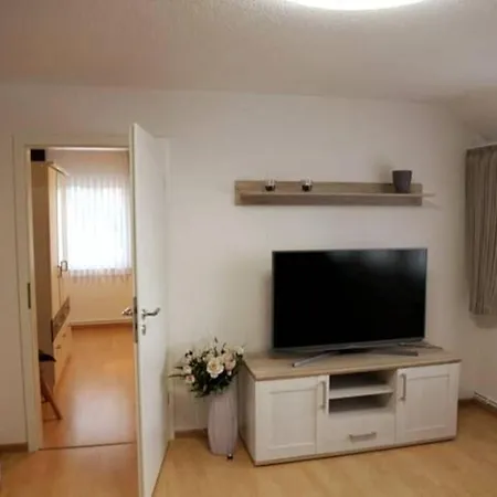 Julius 3 Apartment *